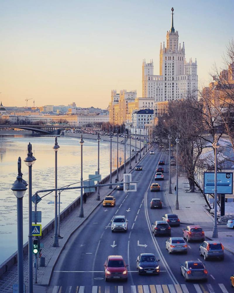 фото московской набережной