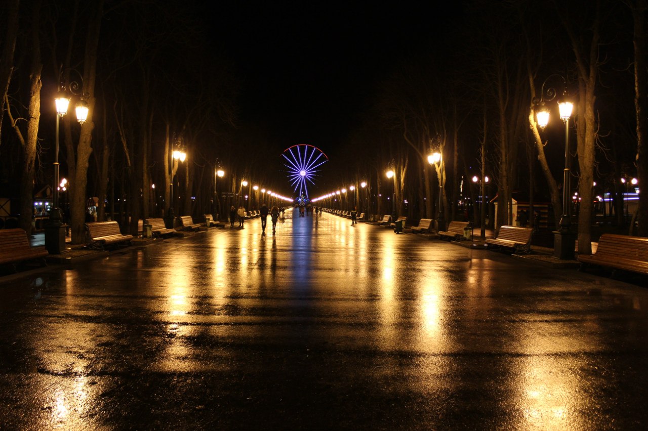 Ночная Махачкала парк