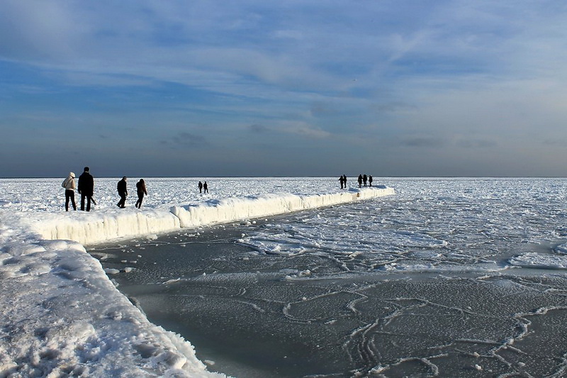 Море замерзло