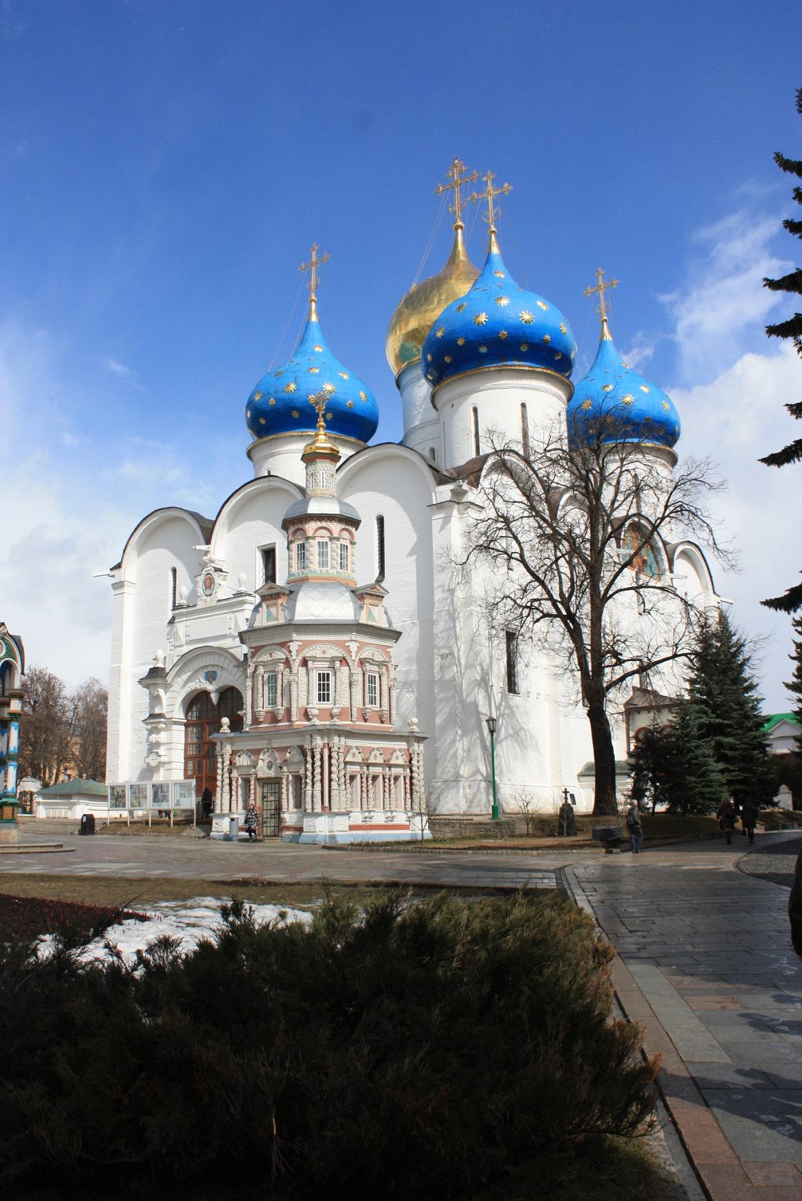 Сергиев посад храм сергия. Сергиев Посад Церковь. Сергиев Посад собор. Сергиев Посад храм в храме. Сергиевская Церковь Сергиев Посад.